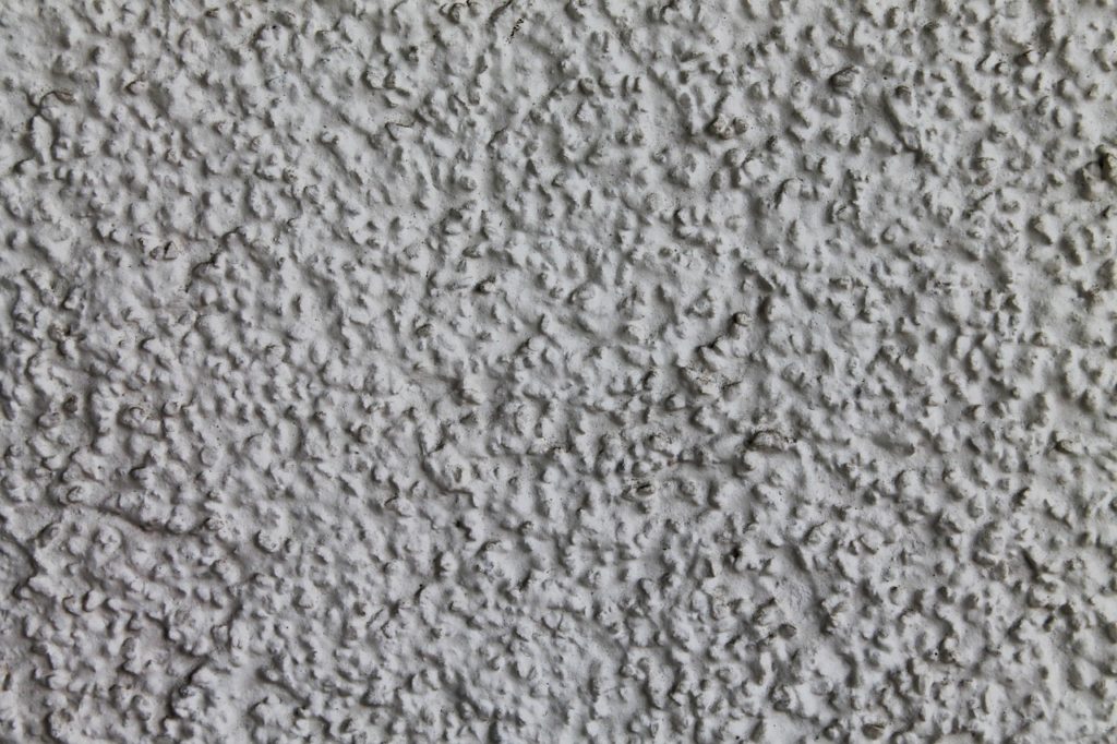 Comment réaliser l'isolation d'un mur extérieur au polystyrène ?