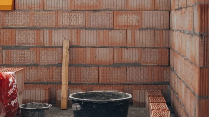 Quelle est la différence entre une brique pleine et une brique creuse ?