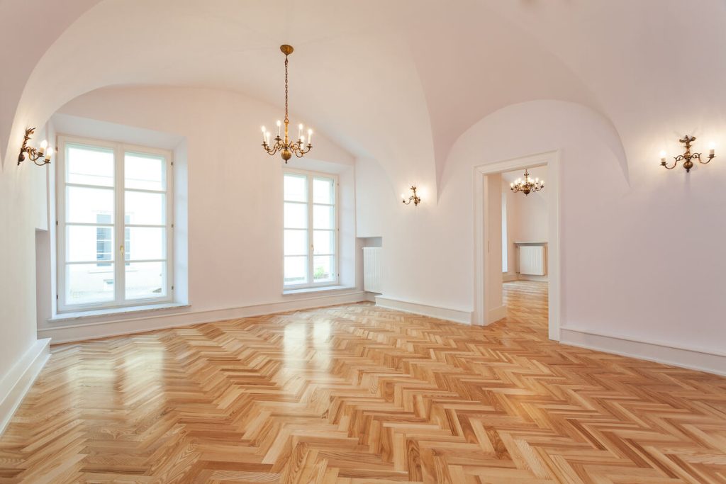 Restaurez la beauté de votre parquet avec des techniques de rénovation éprouvées