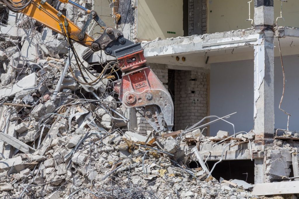"Démolition de Dalle en Béton : Sécurité et Précautions Essentielles"
